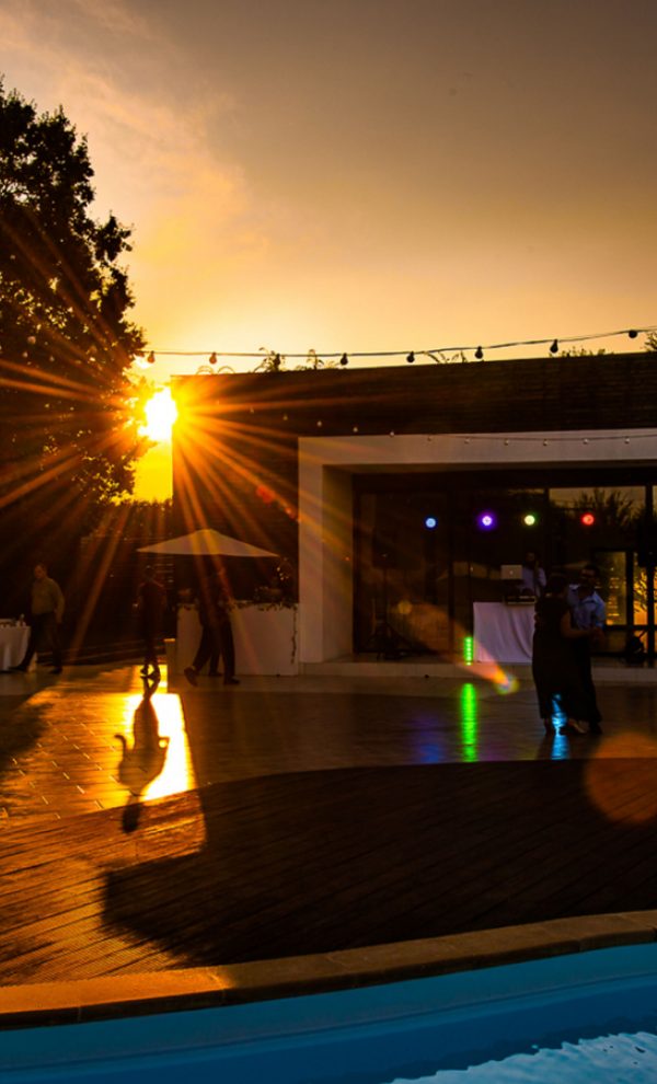 Locatie de evenimente Petreceri Private la piscina padure