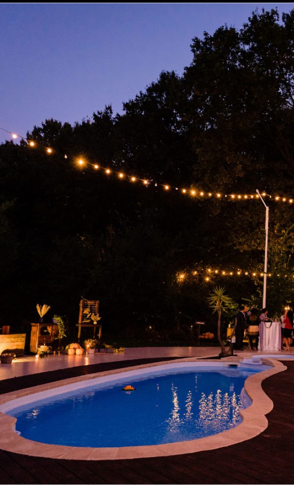 Locatie de evenimente Petreceri Private la piscina padure