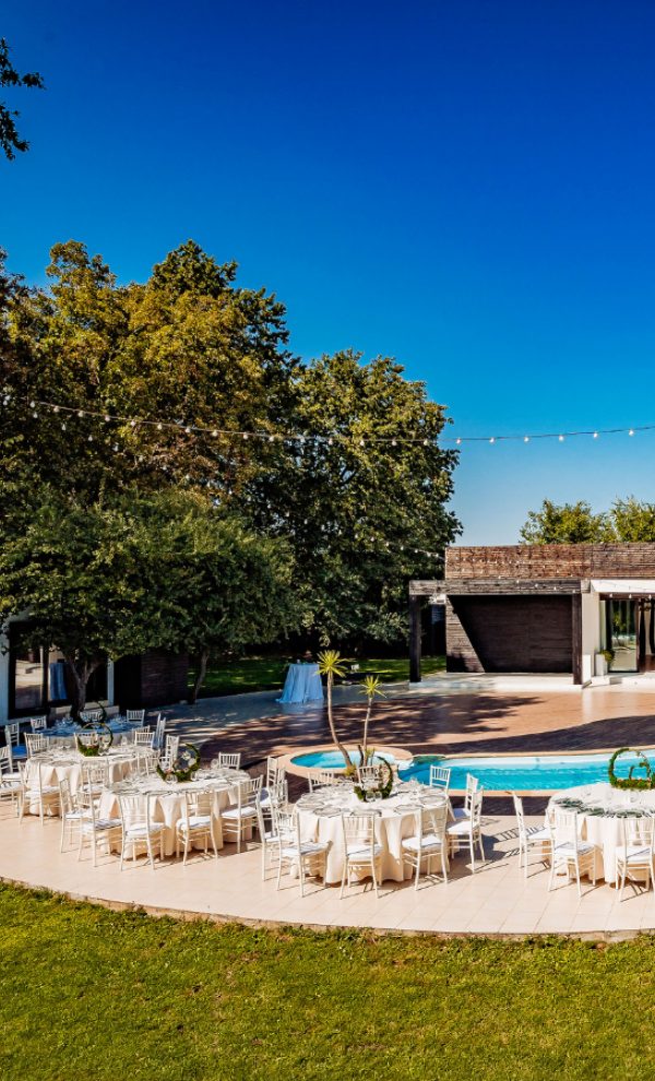 Locatie de evenimente Petreceri Private la piscina padure