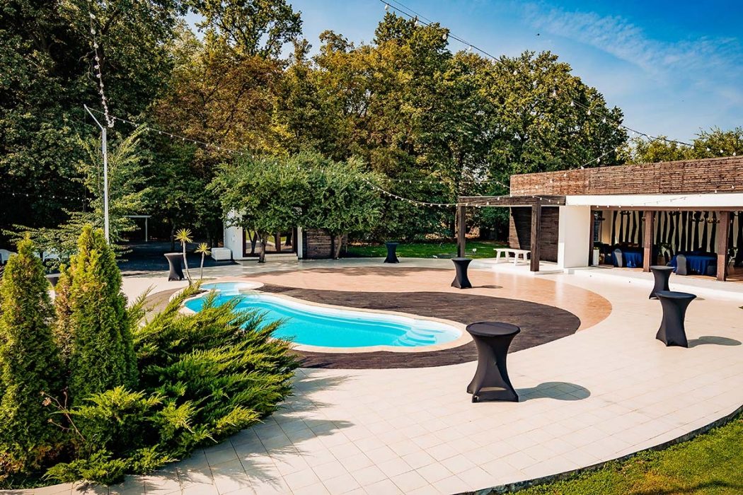 Locatiile TreeHouse - locatii de nunti in aer liber in natura - top locatii de nunta la padure-piscina