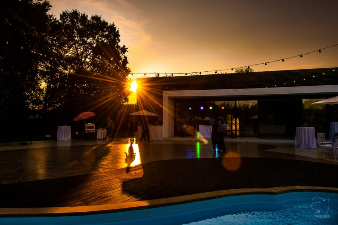 Locatie de evenimente Petreceri Private la piscina padure