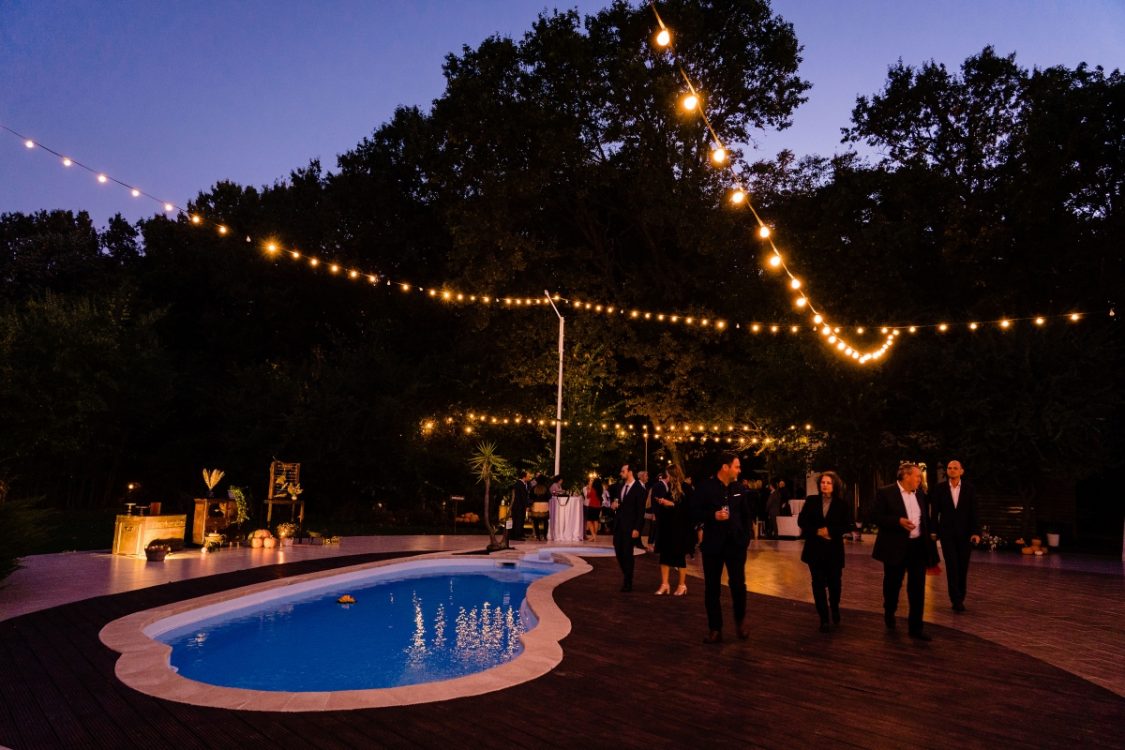 Locatie de evenimente Petreceri Private la piscina padure